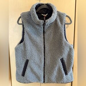 Bass Outdoor Reversible Nylon & Teddy Vest - NWT